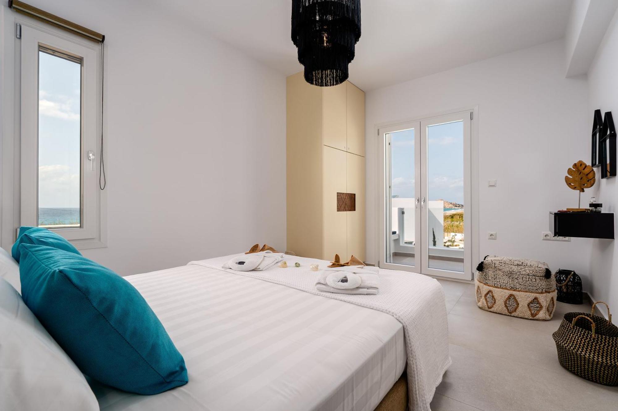Naxos Superior Villa *