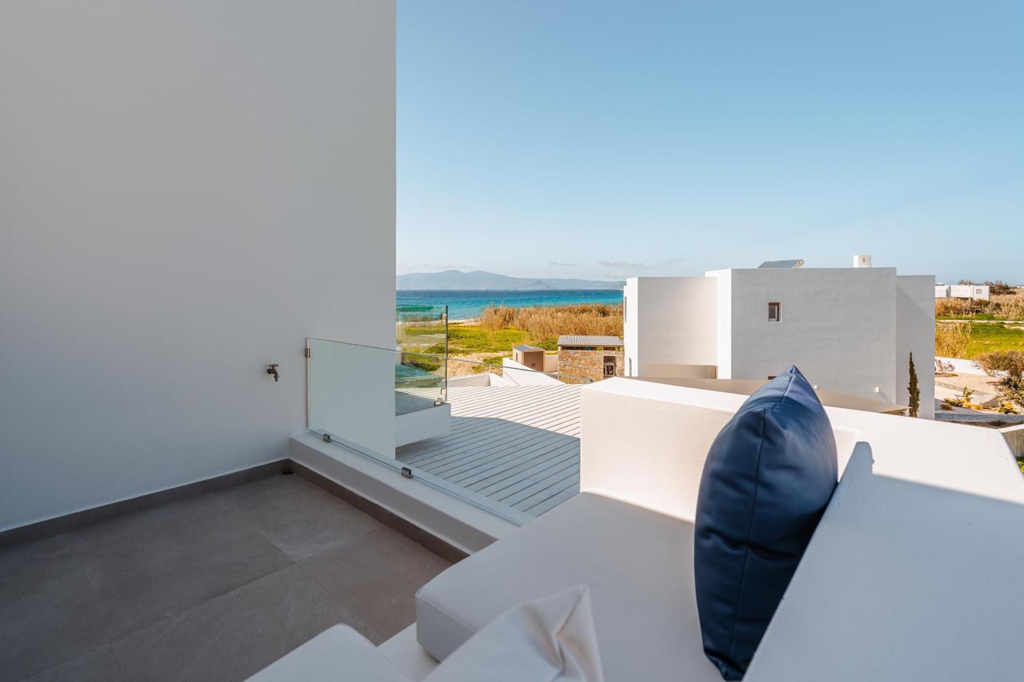 Naxos Superior *